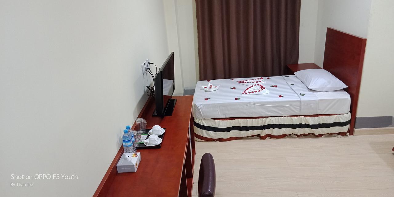 Hato Inn Янгон Екстериор снимка