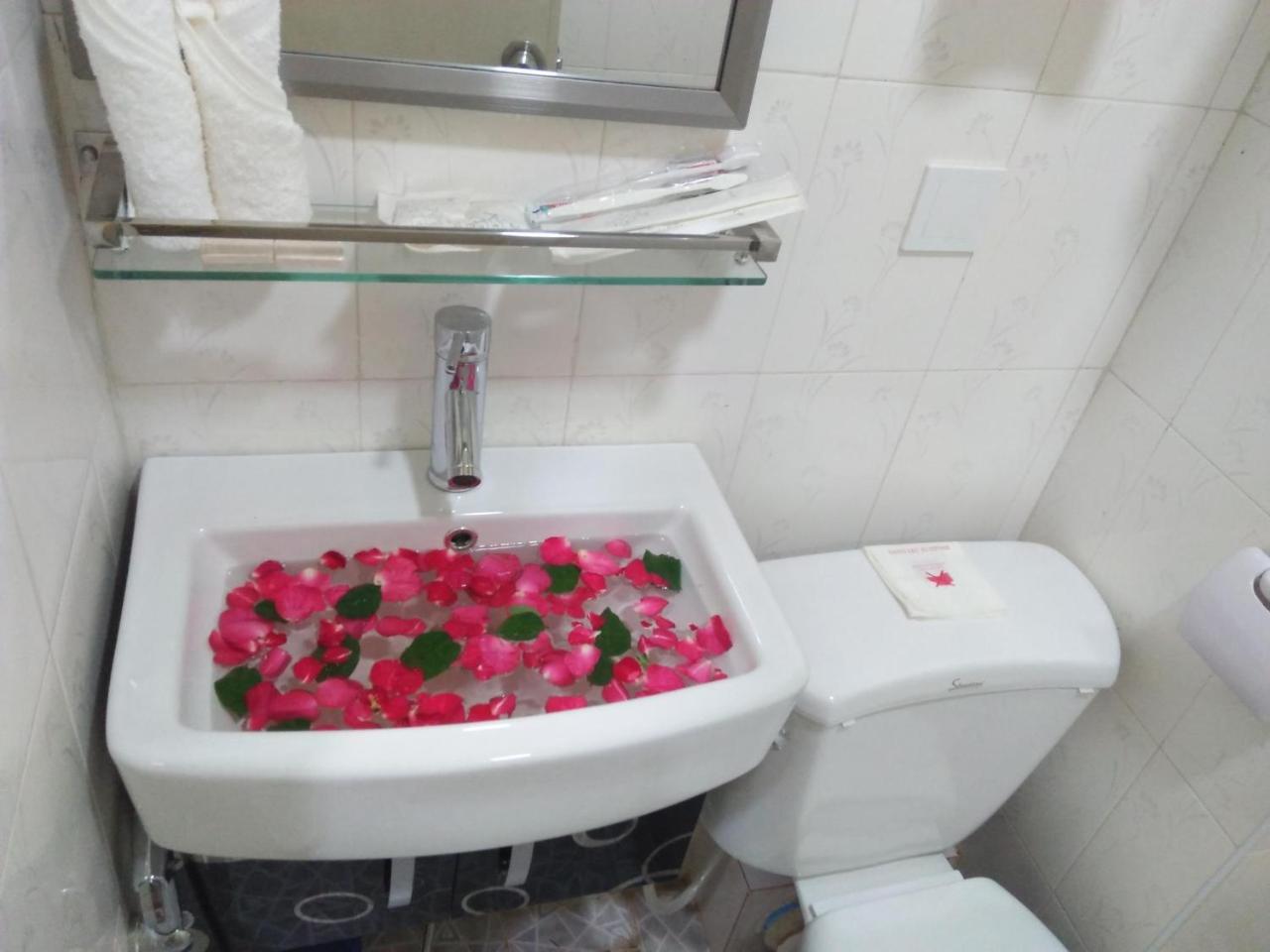 Hato Inn Янгон Екстериор снимка